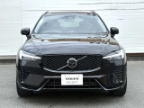 北欧流のラグジュアリーを体現したXC60。伝統的なスカンジナビアン・デザインを継承しながら、躍動感にあふれ優雅な雰囲気を身にまとう、新しい潮流を具現化したスタイリングです。
