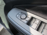 ドアミラーの鏡面の調節、格納は運転席からすべて操作できます!