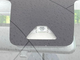 【スマートアシスト】走行中に前方の車両等を認識し、衝突しそうな時は警報とブレーキで衝突回避と被害軽減をアシスト。より安全にドライブをお楽しみいただけます。