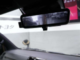 【デジタルインナーミラー】車両後方カメラの映像をインナーミラー内のディスプレイに表示。視界を遮るものがない映像で、後方の安全確認がより快適になります。一度お店でご確認して下さい!!