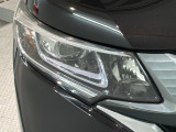 LEDヘッドライトは、点灯の瞬間から最大光量を発揮し、突然暗くなるトンネルなどでの安定感を高めます。
