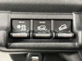 急な下り坂で、ブレーキペダルを踏まなくても自動的に車速を約7km/hにコントロール。ドライバーはステアリングの操作に集中することができます。