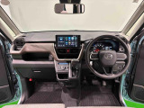Aピラーの傾斜やヒップポイントの位置を最適化。ひらけた前方視界とノンストレスな運転姿勢で快適なドライブが楽しめます。