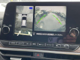 上から見たような画像で車庫入れなどに便利なアラウンドビューモニター