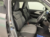 【フロントシート】さまざまな体格の方が快適に運転ができるよう配慮したシートになっております。