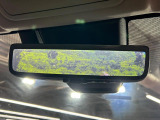 【デジタルインナーミラー】カメラが撮影した車両後方の映像をルームミラー内に表示。クリアな視界で状況の確認が可能です!※ドラレコ機能ご利用には別途SDカードをご用意いただく場合があります。