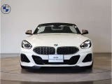 ☆BMWの代名詞とも言える【キドニーグリル】一目見ただけでBMW車であると認識できる確固たるアイコンとして存在感を放ちます☆