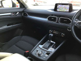 現在のMAZDA車はインパネ配置が視線の動きが少なくなるように設計レイアウトされています☆ひとつひとつの部品からMAZDAの安全に対するこだわりを感じる事が出来ます☆