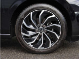 225/45R17タイヤ/7.5J&times;17アルミホイール(10スポーク)