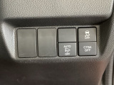 ハンドルの右側には安全装備の、CTBA(シティブレーキアシストシステム)とVSA(ABS+TCS+横滑り抑制)の解除スイッチがついています。