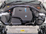 安心のBMW認定中古車は100項目の箇所を徹底的にチェック致します。機械的な箇所や電気系、コンピューターなどをご納車前に点検し、交換基準に達した部品は全て新品に修理返品した後にご納車致します。