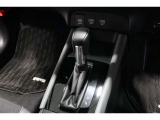 扱いやすい位置に配置されたフロアオートマチックです☆CVTを採用で滑らかでスムーズな走りが楽しめますよ♪