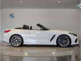 ☆BMWの前後重量配分50:50はエンジン自体をフロントタイヤよりも後ろにずらし、通常はエンジンルーム内に搭載される重量物であるバッテリーをトランクに移動させるなどして実現されています☆