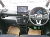 操作しやすい運転席廻り!操作パネルも使いやすい!!ドライブが楽しくなります!