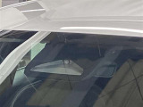 サポカーSとは、衝突被害軽減ブレーキに加えて、高齢者に多いと言われている踏み間違い事故防止をサポートする機能です。詳しくは販売店スタッフまでおたずねください。