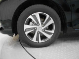 純正アルミホイールです。足元が引き立つので、車全体のイメージがアップしますよ!