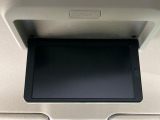 【フリップダウンモニター】大画面モニターで後席でもエンタメをお楽しみいただけます。小さなお子様にも大人気の装備です♪