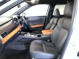 高いホールド性で運転姿勢が安定します。長距離ドライブでも疲れにくいのが魅力です。快適なドライビングライフをお送りください♪