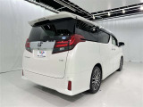 後ろから見ると車の印象も変わりますね♪