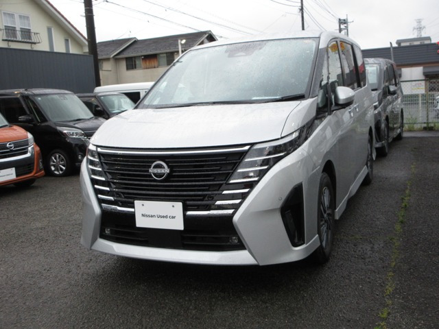 セレナ 1.4 e-POWER ハイウェイスターV 