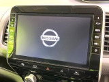 【大画面ナビ】人気の大型10インチナビを装備。存在感のある大画面はインパクト大!ナビ利用時のマップ表示は見やすく、テレビやDVDは臨場感がアップ!いつものドライブがグッと楽しくなります♪
