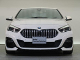 【キドニーグリル】BMWの代名詞。一目見ただけでBMWであると認識できる確固たるアイコンとして存在感を放ちます。