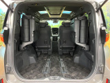 後席を格納すると、これだけの広さが!シーンに合わせたシートアレンジで、大きな荷物も積むことが出来ます♪