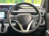 【純正革巻きステアリング】上質な革を使用することで、手にしっかり馴染みとても運転しやすいハンドルです♪
