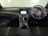 運転席の視界の広さはお車の運転のしやすさへ繋がります♪