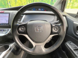 【純正革巻きステアリング】上質な革を使用することで、手にしっかり馴染みとても運転しやすいハンドルです♪
