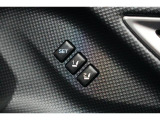 運転席のシートポジションメモリー機能は、登録済みの運転者と交代しても、シートポジションの変更の手間がかかりません。