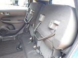 ◆チップアップ&ダイブダウン機構付【ULTR SEAT】は後席座面を左右分割で跳ね上げることができます。トランクで積載できない背の高い荷物をラクラク収納できます。ホンダ車ならではの人気装備です。