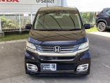 お客様に安全で快適なカーライフをお送りいただくために、中古車にも高いレベルの品質基準を設け、その基準に従って、全ての中古車について納車前整備を実施しています。
