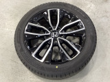 当社にてデモ走行時に装着していたワンシーズン使用の中古スタットレスタイヤ+ホイール4本セットを用意致しました。(2025年製、タイヤ+ホイールは現状渡し、保証対象外です)