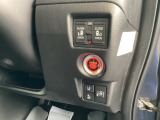 【両側パワースライドドア】です。リモコンや運転席のスイッチ操作で楽々自動開閉。
