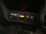 ETCが付いてます。ETC搭載車しか通過できないスマートICが利用できるようになりますよ!現在スマートICの設置箇所も増えてきているので、高速道路利用の幅が広がりますね☆