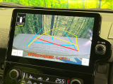 【バックカメラ】駐車時に後方がリアルタイム映像で確認できます。大型商業施設や立体駐車場での駐車時や、夜間のバック時に大活躍!運転スキルに関わらず、今や必須となった装備のひとつです!