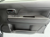 運転席ドアは、ドリンクもしっかり入ります(*&rsquo;&omega;&rsquo;*)