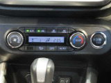 オートエアコンで快適な室内です。