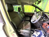 運転席シート廻りは使用感も少なく、良好な状態となっています。丁寧に使われていたことがよくわかりますね。