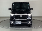デイタイムランニングランプ付フルLEDヘッドライトは、Honda初となるダイレクトプロジェクション式を採用です!