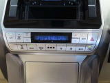 左右独立温度コントロールフルオートエアコンです。運転席、助手席それぞれで独立して温度設定ができます。冷え性の方が乗っても安心ですね♪