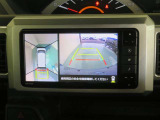 パノラミックビューモニター搭載。カメラで車両周囲の状況を映し出すため、狭い場所での駐車などに役立ちます。