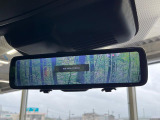 【デジタルルームミラー】後席の大きな荷物や同乗者で後方が確認しづらい時でも安心!カメラが撮影した車両後方の映像をルームミラー内に表示。クリアな視界で状況の確認が可能です!