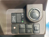 【パワースライドドア】スマートキーや運転席のスイッチでスライドドアの開閉が可能♪電動だから力を入れてドアを開ける必要が無く、小さいお子様でも、重い荷物を持っている時もラクに開け閉めできます♪