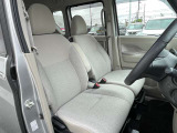お車の販売と共に、自動車保険もご紹介しております。 弊社取り扱い会社と同じであれば日産独自のサービスもあります。