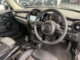 MINI自動車保険をご存知でしょか?万が一の事故の際、当社とMINI保険を引受している国内大手損保会社と連携して迅速に対応いたします。長期保険もお取り扱いしております。是非お話させてください。