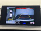 【パノラミックビューモニター】クルマを真上から見下ろした視点で駐車をサポートします!クルマの斜め後ろや真横など、いち早く障害物に気が付くことができます。