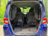 普段のお買い物や通勤、送迎等に十分な荷室スペースを確保しております。セカンドシートを倒すと、大きな荷物の積載も可能です♪