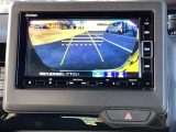 3ビュー切り替えやガイド線表示のバックカメラで、バックでの車庫入れも安心です。